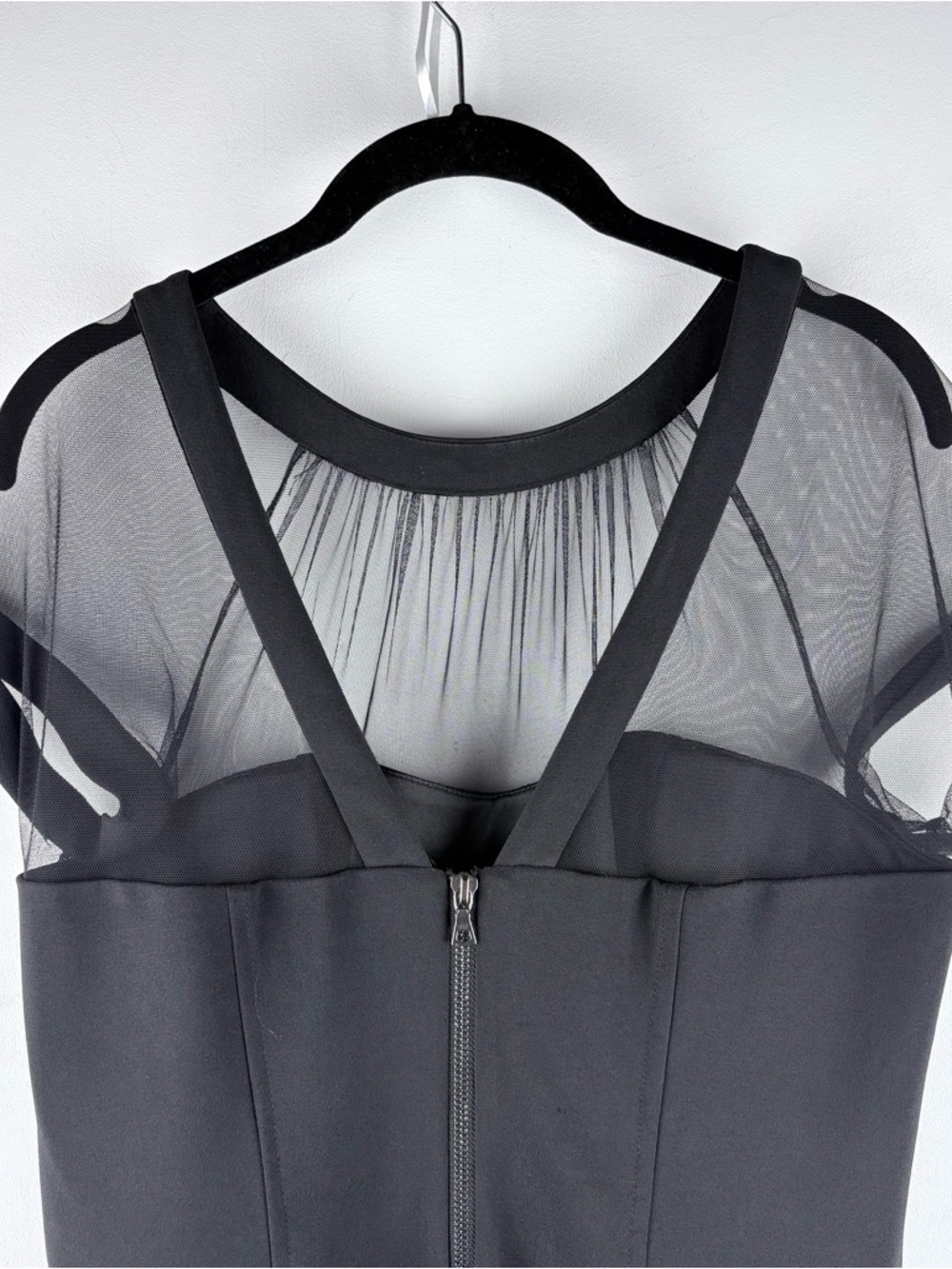 Maggy London Dress Size 10 Black Sheer Illusion Yoke V-Back Crepe Cocktail Chic - Picture 8 of 11